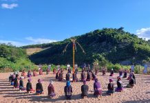 Bế giảng lớp tập huấn xây dựng mô hình di sản kết nối gắn với hành trình du lịch di sản Tham gia lớp tập huấn là những nghệ nhân, già làng, trưởng bản, người có uy tín và đồng bào dân tộc Bru-Vân Kiều ở xã Trọng Hóa.