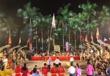 Truyền dạy kỹ năng tổ chức hội chơi bài chòi và hô, hát Bài chòi Buổi trình diễn tổng kết có sự tham gia của đông đảo người dân trên địa bàn huyện Lệ Thủy.