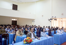 Phổ biến, giáo dục pháp luật về xây dựng, thực hiện hương ước, quy ước vùng đồng bào dân tộc thiểu số Các đại biểu và học viên tham dự khai mạc lớp tập huấn.