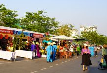 Du khách trải nghiệm những dịch vụ phong phú.