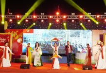 Văn nghệ chào xuân là một trong những hoạt động quảng bá du lịch của huyện Bố Trạch.