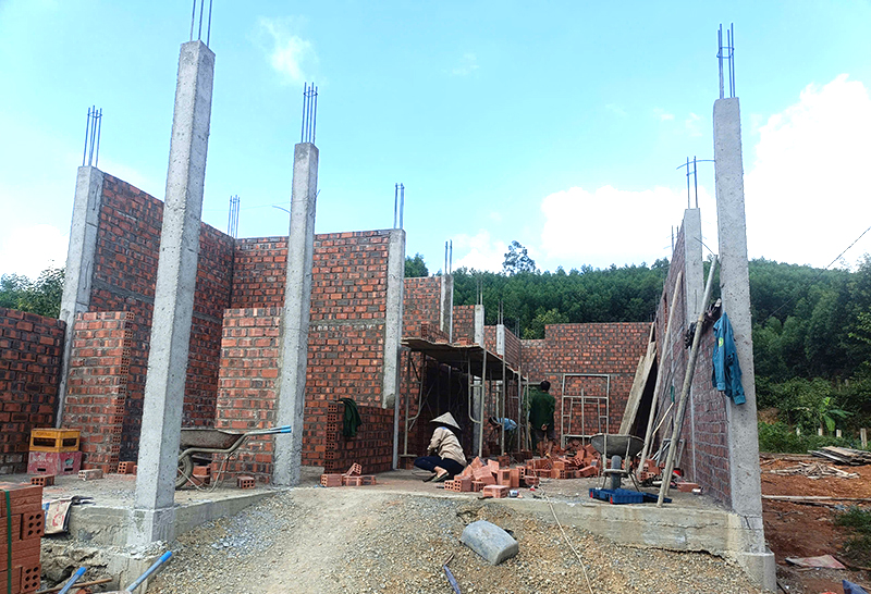 Nhiều hộ dân ở xã Mai Hóa được hỗ trợ xây nhà ở và thoát nghèo.