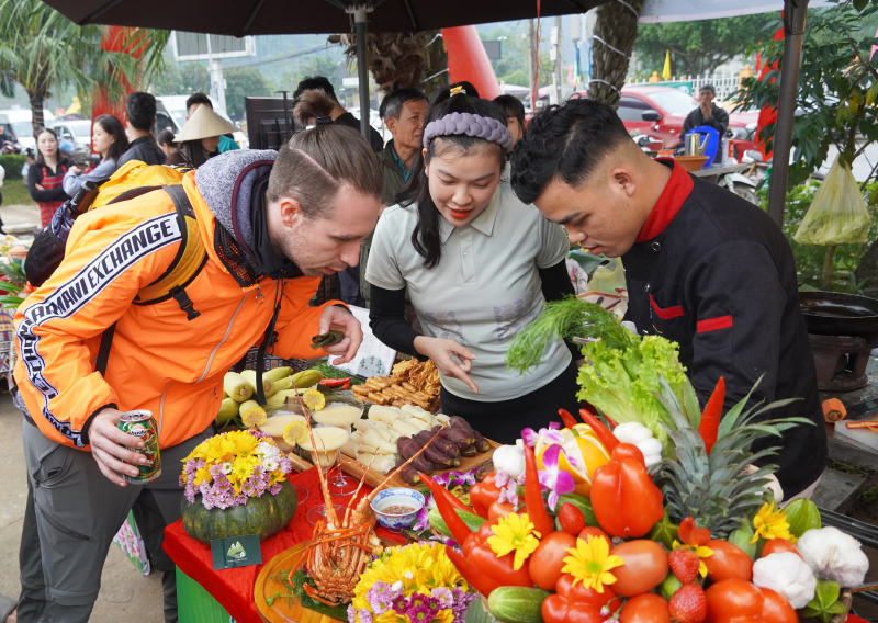 Ẩm thực là một trong những yếu tố tạo nên sức hút cho điểm đến Quảng Bình.