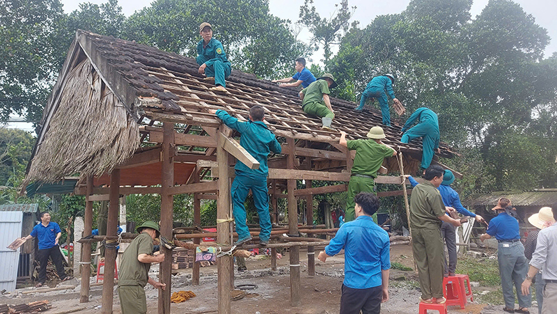 Huyện Tuyên Hoá quan tâm hỗ trợ xây dựng, sửa chữa nhà ở cho đối tượng người có công với cách mạng.  Ảnh: Văn Tư