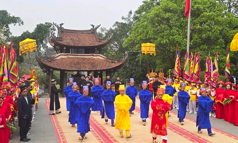 Thực hiện nghi thức Tế lễ truyền thống tại lễ giỗ Đức Quốc Tổ Lạc Long Quân.