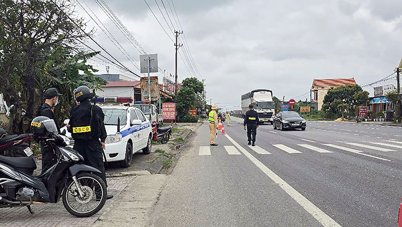 Phòng Cảnh sát giao thông phối hợp với các lực lượng tăng cường công tác tuần tra, kiểm soát.