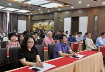 Các đại biểu dự hội thảo.