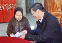 Sáng mãi nghĩa tri ân Lãnh đạo huyện Bố Trạch thăm, tặng quà Bà mẹ Việt Nam anh hùng.