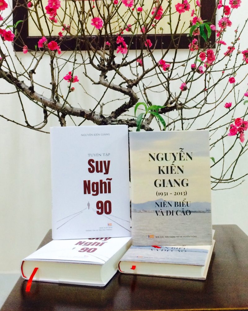 Hai cuốn s&aacute;ch &ldquo;Suy nghĩ 90&rdquo; v&agrave; &ldquo;Nguyễn Kiến Giang (1931-2013) Ni&ecirc;n biểu v&agrave; Di cảo&rdquo;. &emsp;