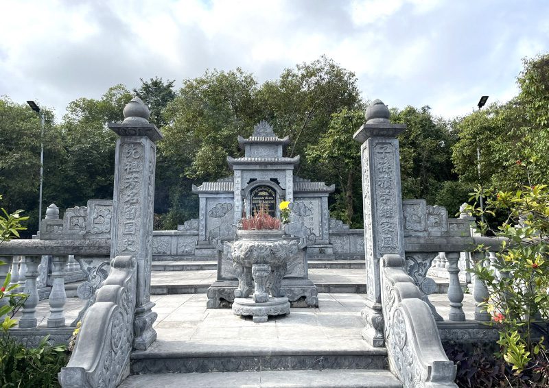 Lăng mộ Nguyễn H&agrave;m Ninh.