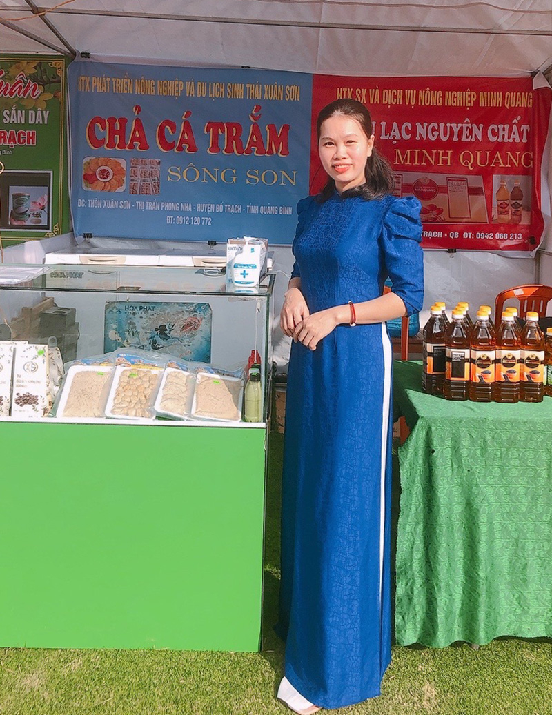 Chả chá trắm sông Son tham gia hội chợ Xuân huyện Bố Trạch năm 2022.
