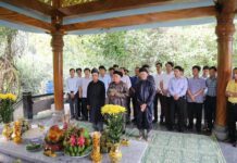 Tháng ba đượm tình đất và người