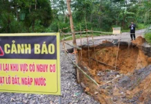 Khe Sanh xuất hiện nhiều điểm sạt lở, sụt lún nghiêm trọng