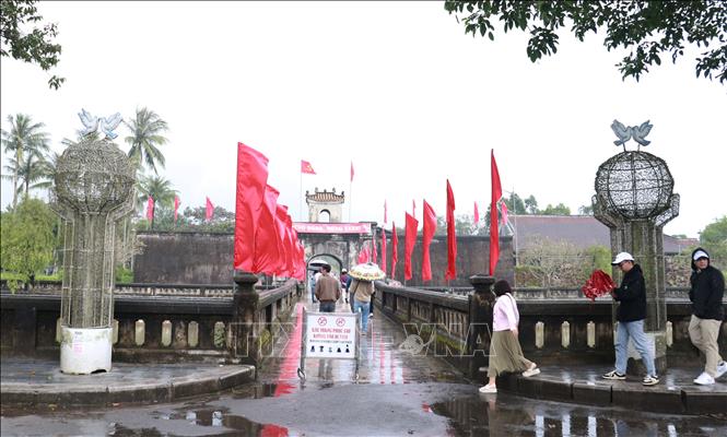 Biển người hành hương về Thành cổ Quảng Trị trong những ngày cận Tết thiêng liêng.