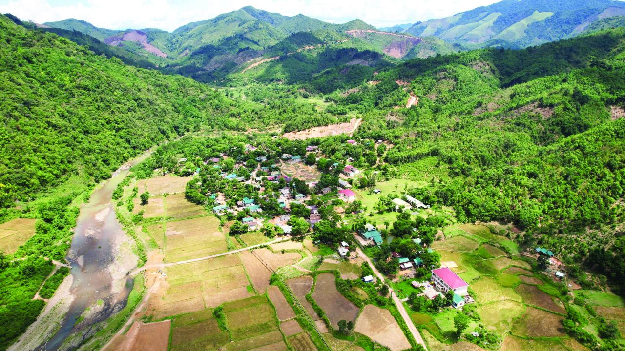 Bản Cù Bai yên bình giữa núi rừng Trường Sơn - Ảnh: H.N