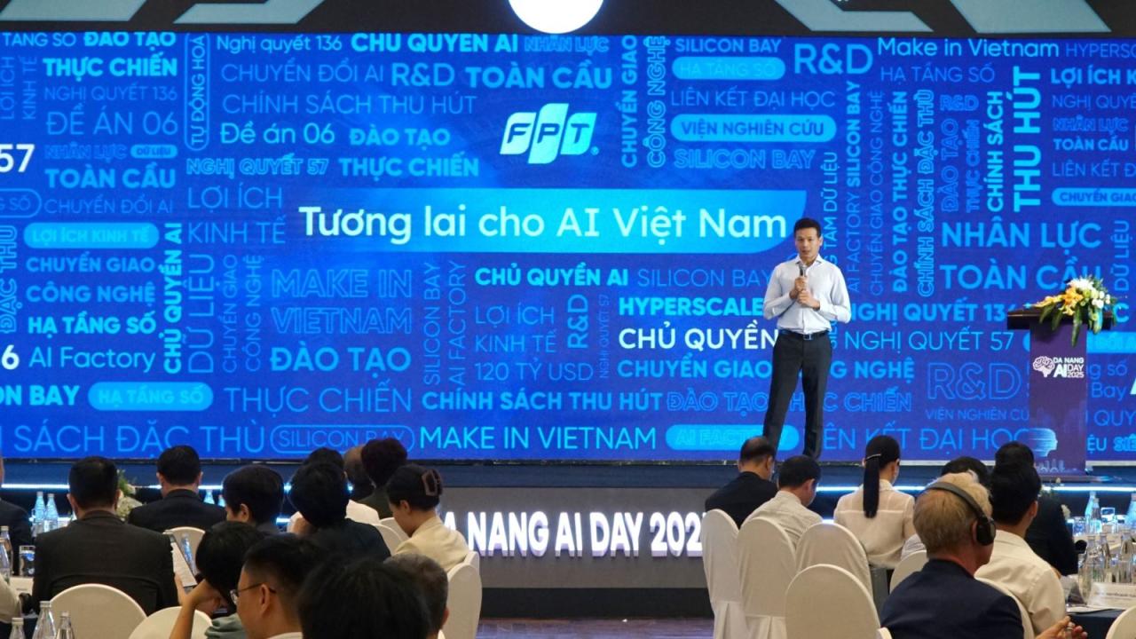 Ngày 9/5/2025, UBND TP. Đà Nẵng tổ chức hội thảo “Trí tuệ nhân tạo-Động lực mới phát triển Đà Nẵng” với sự tham dự của gần 400 đại biểu, chuyên gia trong nước và quốc tế. Ảnh: TTXVN